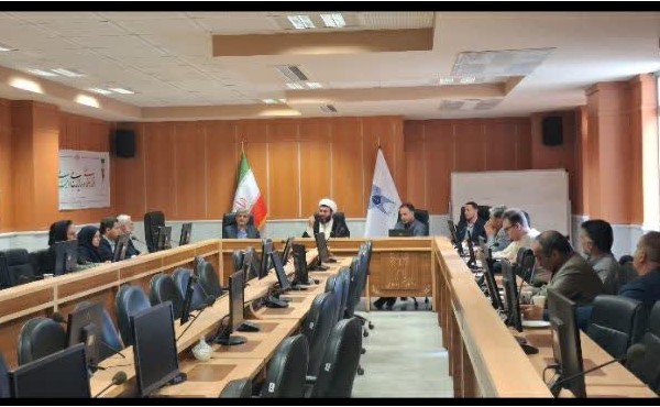 مسئول نهاد رهبری در دانشگاه آزاد زنجان: دشمن بدنبال ایجاد خطای محاسباتی در مسئولان است