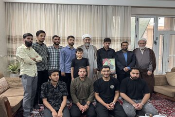 دیدار و تفقد با خانواده شهید پاسدار سید علیرضا شکاری‌پور در کاشان
