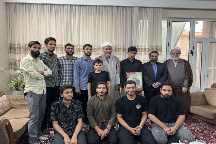 دیدار و تفقد با خانواده شهید پاسدار سید علیرضا شکاری‌پور در کاشان