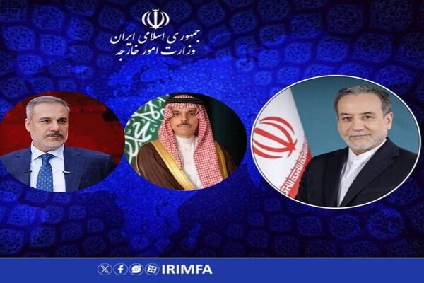 گفتوگوی تلفنی عراقچی با وزرای خارجه ترکیه و عربستان گفتوگوی تلفنی عراقچی با وزرای خارجه ترکیه و عربستان