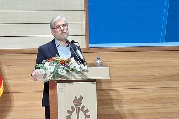 وزیر علوم: ترویج بدبینی در دانشگاهها خیانت به آینده کشور است وزیر علوم: ترویج بدبینی در دانشگاهها خیانت به آینده کشور است