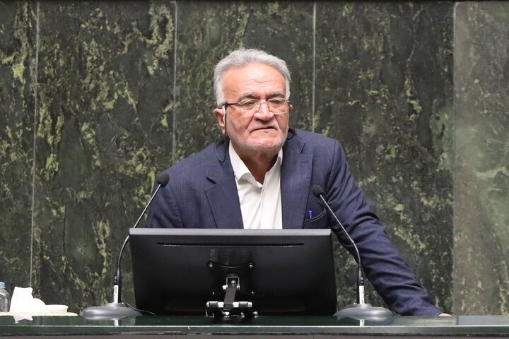 انتقال مابهالتفاوت ارز دارو به بیمهها بساط رانت و قاچاق معکوس را برمیچیند/ انحصار در واردات تجهیزات پزشکی باید شکسته شود انتقال مابهالتفاوت ارز دارو به بیمهها بساط رانت و قاچاق معکوس را برمیچیند/ انحصار در واردات تجهیزات پزشکی باید شکسته شود