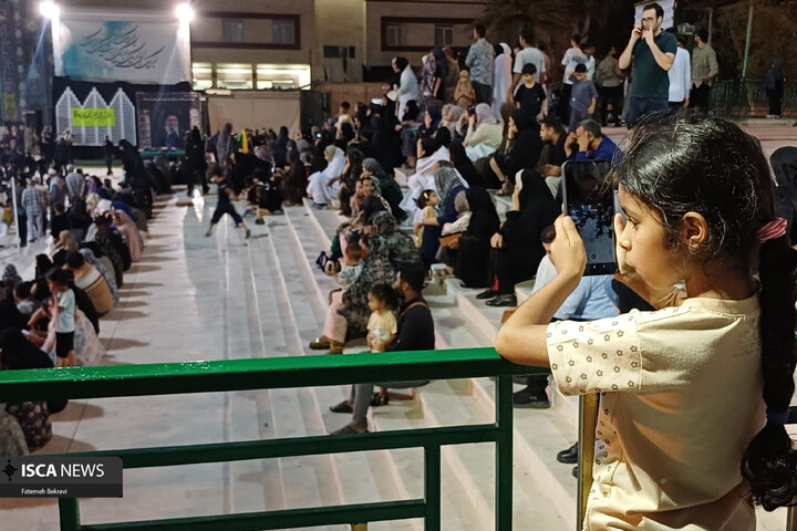 طنین آیین سنتی «چک‌چکو» در آستان مقدس امامزاده سیدمظفر (ع) بندرعباس