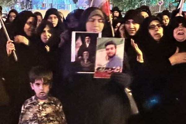 آیین سوگواری حضرت سیدالشهدا(ع) با حرکت دسته عزاداری در خرمدره برگزار شد