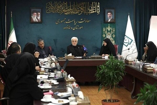 عارف: اختلاف‌نظرها درباره مذاکرات نباید به دعوای داخلی و مخالفت تبدیل شود