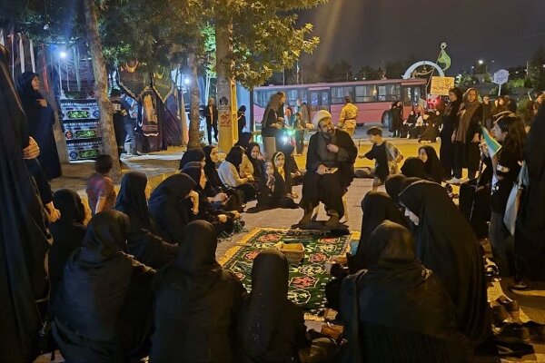 برپایی سفره صلوات موکب دانشگاه آزاد اسلامی یاسوج در پنجمین شب محرم برپایی سفره صلوات موکب دانشگاه آزاد اسلامی یاسوج در پنجمین شب محرم