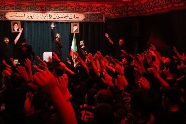 حضور باشکوه نوجوانان در مراسم عزاداری شب پنجم محرم در دهدشت حضور باشکوه نوجوانان در مراسم عزاداری شب پنجم محرم در دهدشت