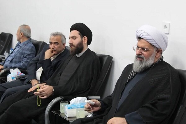 دیدار مدیرعامل سازمان منطقه ویژه اقتصادی انرژی پارس با امام جمعه شهرستان دشتی