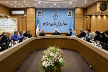تحول قضایی در اصفهان از پشت میز تا بسترهای هوشمند؛ ۴۰ درصد خدمات بدون مراجعه حضوری ارائه میشود