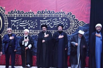 برگزاری مراسم عزاداری سالار شهیدان در حرم مطهر امام خمینی(س) با حضور یادگار امام