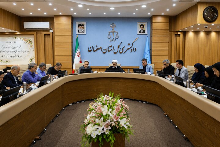 رسیدگی به بیش از ۱.۱ میلیون پرونده در اصفهان؛ بازگشت ۳۵۳۵ هکتار اراضی ملی و نجات ۸۴ واحد تولیدی