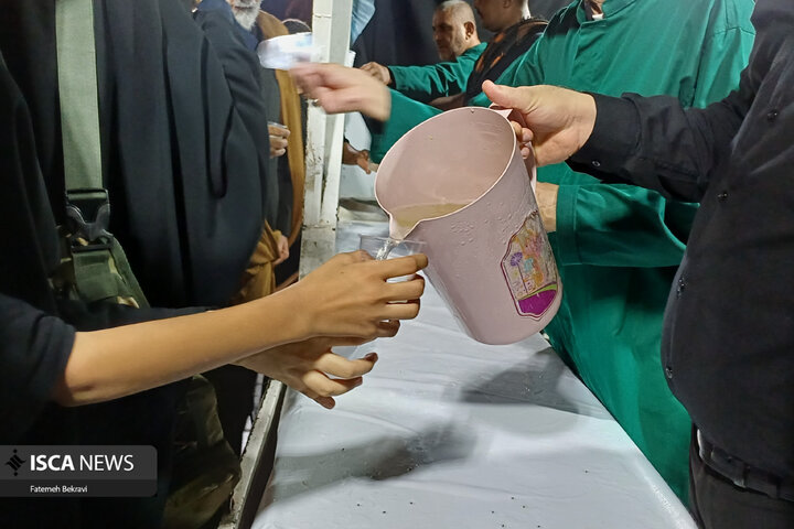 برپایی مراسم سوگواری شب تاسوعا در هیئت «دریادلان حسین» بندرعباس با حضور گسترده مردم