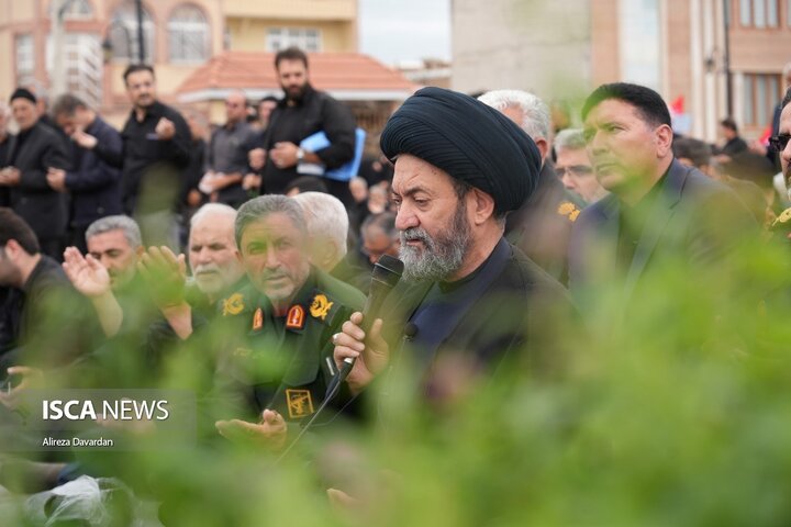 نماز ظهر عاشورا در اردبیل