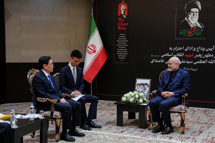 رئیس مجلس با هیئت عالیرتبه کنگره خلق چین دیدار کرد رئیس مجلس با هیئت عالیرتبه کنگره خلق چین دیدار کرد