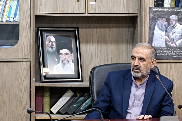 انبارلویی: رمز موفقیت رهبر شهید در منطقه، پیروی از راهبرد نه شرقی، نه غربی بود انبارلویی: رمز موفقیت رهبر شهید در منطقه، پیروی از راهبرد نه شرقی، نه غربی بود