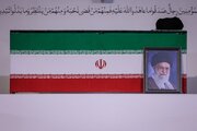 لحظاتی از اقامه نماز بر پیکر رهبر شهید + فیلم
