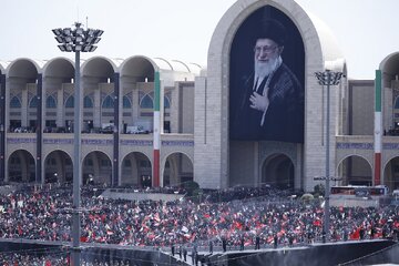 توصیه پلیس به شرکت کنندگان مراسم تشییع؛ مراقب گوشی و وسایل شخصی باشید