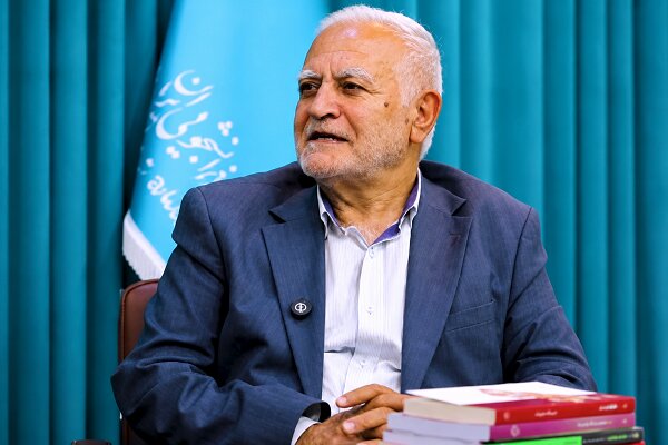 نویسنده کتاب «محمد؛ مسیح کردستان»: بنا به توصیه مقام معظم رهبری، نویسندگی را ادامه دادم + فیلم نویسنده کتاب «محمد؛ مسیح کردستان»: بنا به توصیه مقام معظم رهبری، نویسندگی را ادامه دادم + فیلم