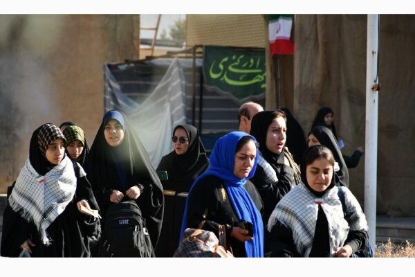 بدرقه پرشور ۱۵ هزار کهگیلویه و بویراحمدی برای وداع با رهبر شهید
