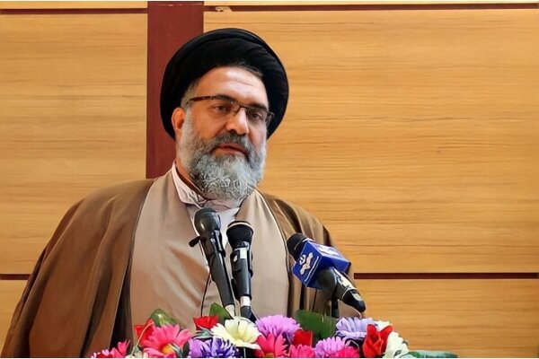 دعوت نماینده ولی فقیه در استان از مردم برای حضور گسترده در مراسم وداع