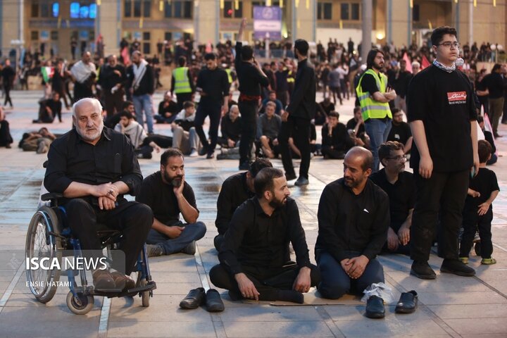 صبحِ انتظار برای وداع با رهبرِ شهید