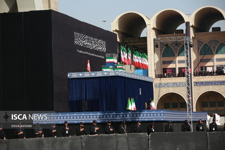 وداع با پیکر رهبرِ شهید