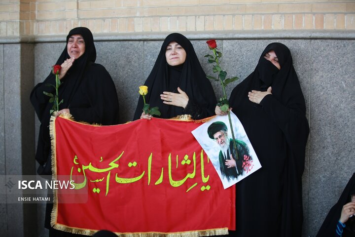 وداع با پیکر رهبرِ شهید