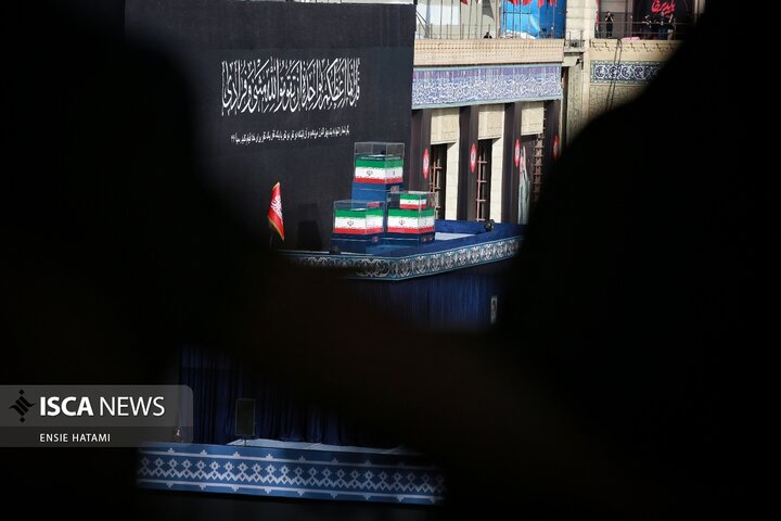 وداع با پیکر رهبرِ شهید