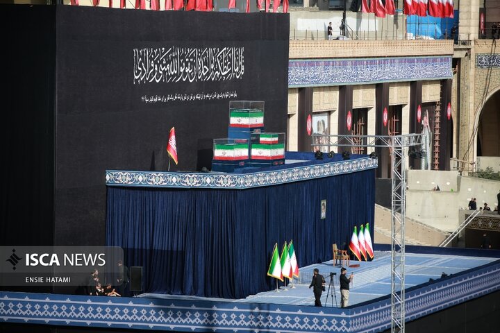 وداع با پیکر رهبرِ شهید