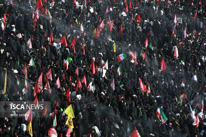 وداع با پیکر رهبرِ شهید