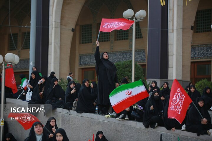 وداع با پیکر رهبرِ شهید
