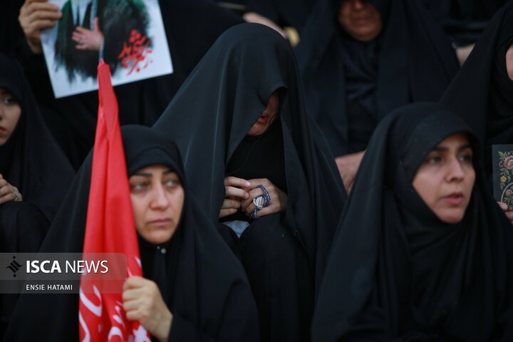 وداع با پیکر رهبرِ شهید