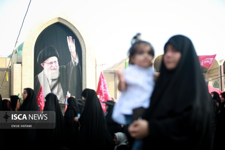 وداع با پیکر رهبرِ شهید
