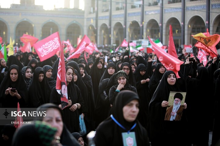 وداع با پیکر رهبرِ شهید