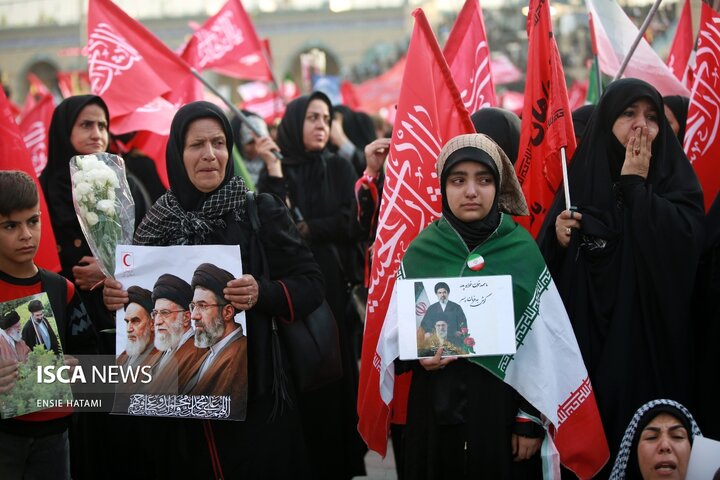 وداع با پیکر رهبرِ شهید