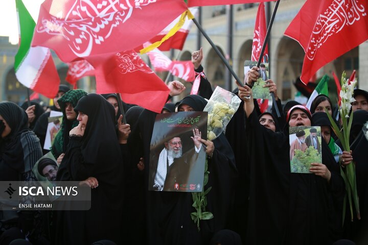 وداع با پیکر رهبرِ شهید