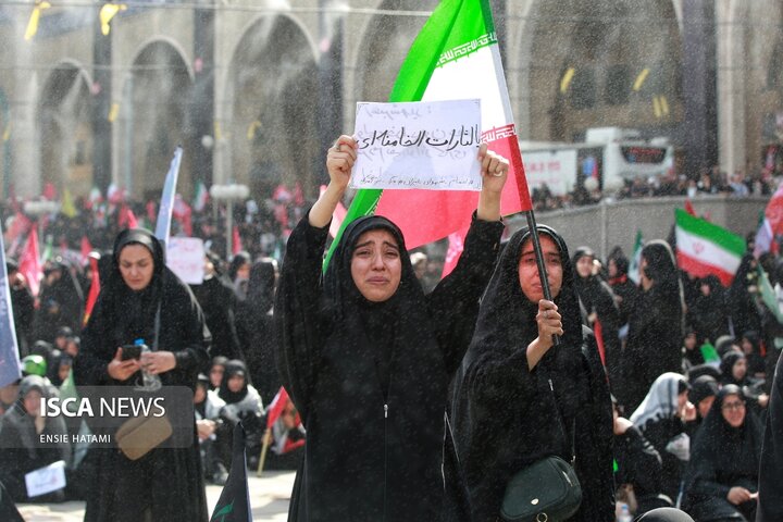 وداع با پیکر رهبرِ شهید