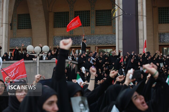 وداع با پیکر رهبرِ شهید