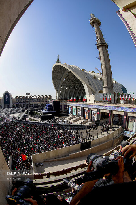 نماز رهبر شهید
