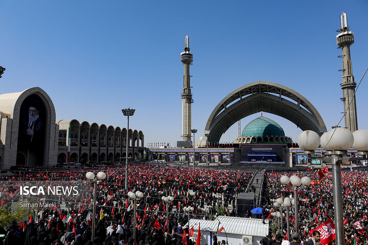 نماز رهبر شهید