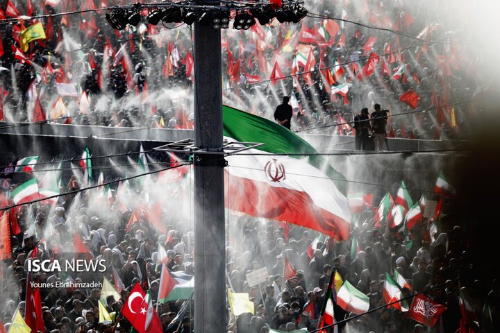 نماز رهبر شهید