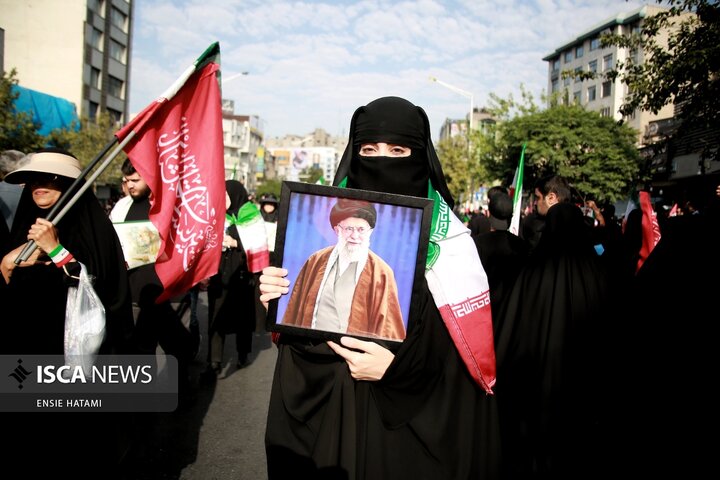 تشییع رهبر انقلاب انسیه حاتمی