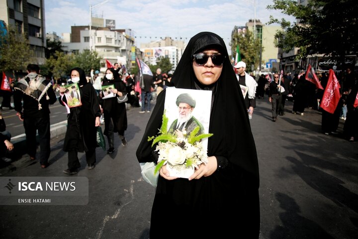 تشییع رهبر انقلاب انسیه حاتمی