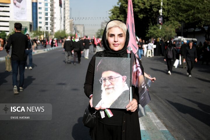 تشییع رهبر انقلاب انسیه حاتمی