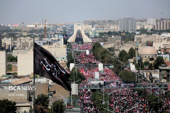 تشییع رهبر انقلاب انسیه حاتمی