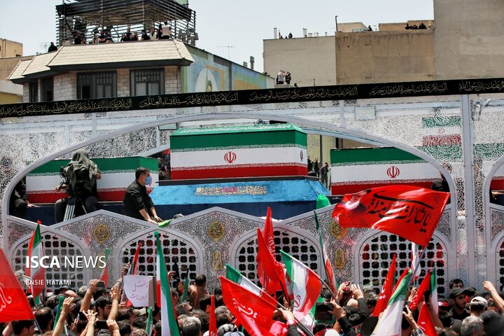 تشییع رهبر انقلاب انسیه حاتمی