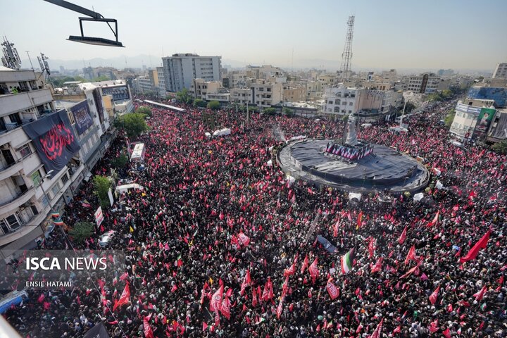 تشییع رهبر انقلاب انسیه حاتمی