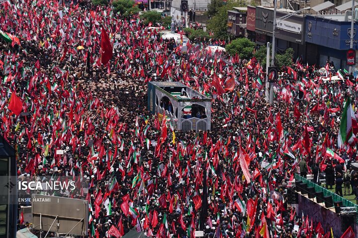 تشییع رهبر انقلاب انسیه حاتمی