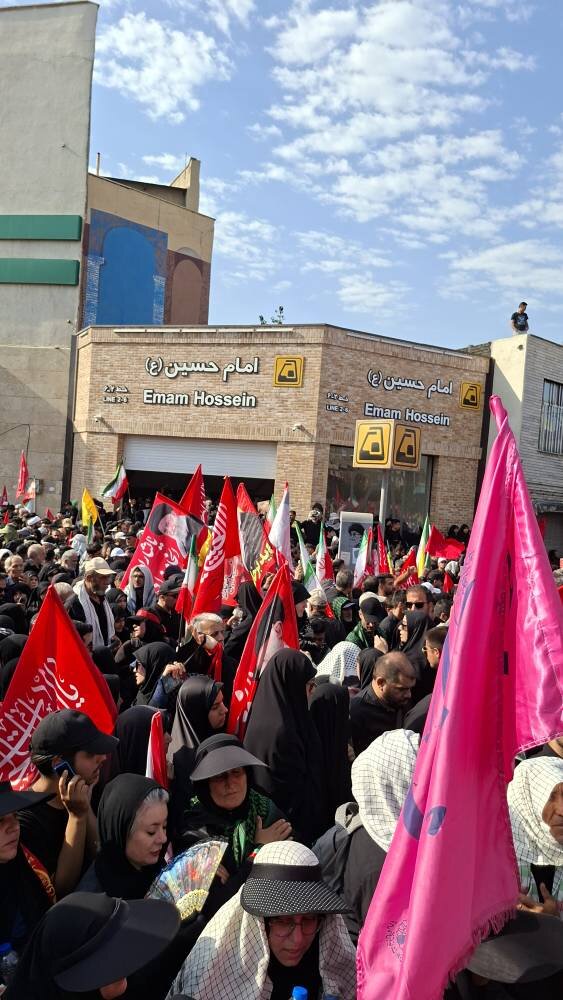 آغاز مراسم تشییع پیکر مطهر "رهبر شهید انقلاب" در تهران