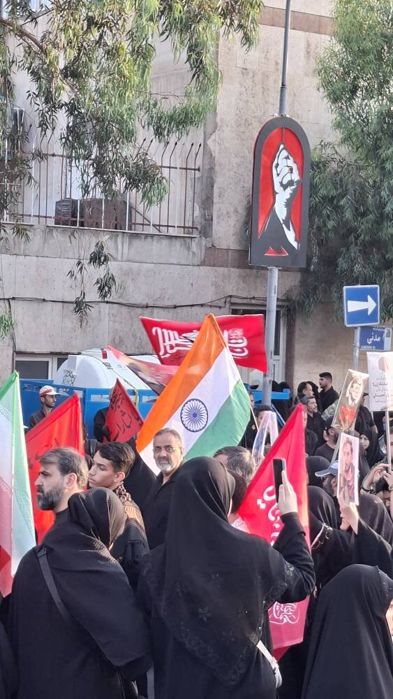 آغاز مراسم تشییع پیکر مطهر "رهبر شهید انقلاب" در تهران